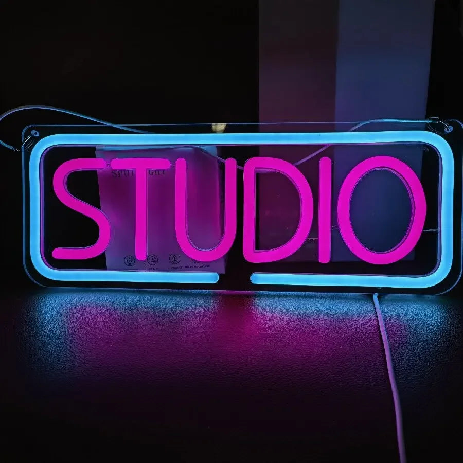 StudioLite™ – Neon Creativo & Professionale